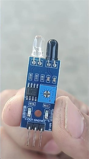 IR Sensor Explained 🔴 | Electronics Short #electronic #shorts
