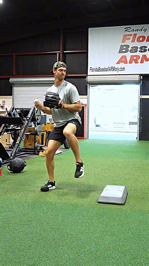 Lead leg plate hops 🔥 Work the lead leg 🦵 This drill encourages immediate slack removal to avoid forward leak of the front knee, or passive premature extension, both of which can lead to failure to control the pelvis in the transverse plane. | Florida Baseball ARMory