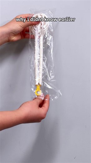 One clip, three jobs. Clip eggs without cracking, lift noodles like a pro, and grab veggies in seconds — all with one tool. Save space, save time. Tap to shop! 🛒✨#KitchenTools #MealPrep #MomHack