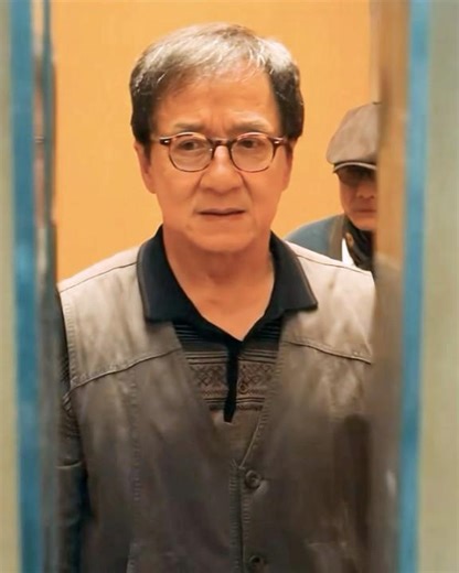 #film #movie HEART-STOPPING Elevator Scene | Cop Almost Caught, Then Jackie Chan Saves the Day!