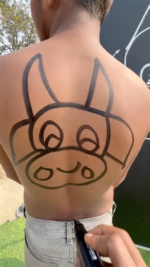 Unbelievable cow drawing challenge ?? Sister vs brother #shortvideo