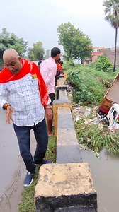 #मशरक_में_अनियंत्रित_ट्रेलर_घोघारी_नदी_में_जा_गिरा #viral #news | Abhishek Kumar