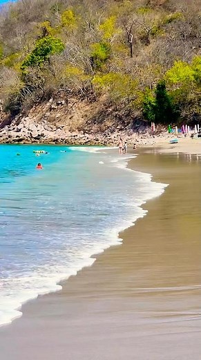 Beautiful beach in Cuastecomates Jalisco Mexico 🇲🇽