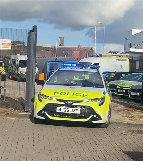 Cheshire police (25) Toyota corrolla incident response vehicle seen leaving widnes police station with a lights and bullhorn demo. This vehicle is used by widnes’s local policing unit. Many thanks to the officer driving! #fyp