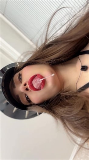 Aliena Moore on Instagram: "Hello💋 @alienamoore.x"