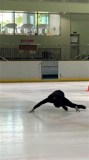 【ハイドロ】ロビンソンで氷スレスレを滑るフィギュア #スピッツ #figureskating #ハイドロ #フィギュアスケート #ロビンソン