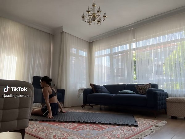 Mastering Hand Balance Techniques for Acrobats