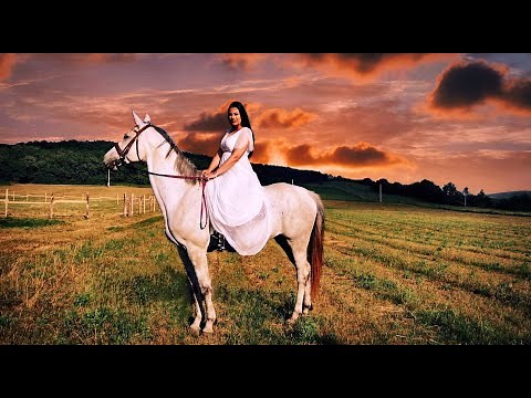 Varga Kinga - Reggelig járom (Official Music Video)