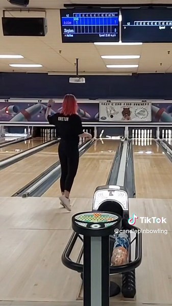 Ashlee Breton #candlepinbowling #candlepin #bowling #bowlingskills #bowlersoftiktok #bowlingtips #lefthandedbowler #femalebowler #bowlingalley #newengland #tournament