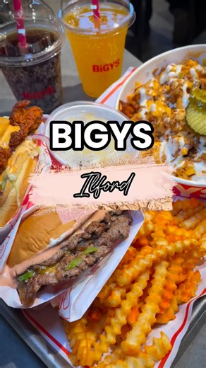 Bigys has just opened in Ilford a couple of weeks ago, so we headed down on a busy Saturday late afternoon — and it was packed. There’s not much dine-in space, but despite the rush, food was coming out pretty quickly. Here’s everything we tried: • Oklahoma Spicy • Nashville Burger • Nashville Loaded Fries • Hot Honey Mozzarella Melt • Mac n Cheese (side) • Popcorn Chicken • Tenders • Dusted Fries • Banana Pudding • Mango Drink • Diet Cola The Hot Honey Mozzarella Melt looks incredible and the sa
