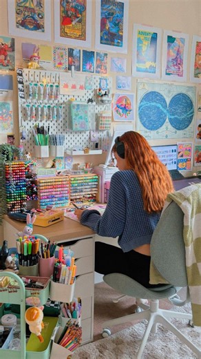 Study Smarter | Achieve More | Succeed on Instagram: "LEARN HOW TO MAKE HIGH-QUALITY NOTES THAT GET RESULTS! 📝🔥 💬 COMMENT “COMMUNITY” for access to our private study group and join students who are upgrading their notes and boosting their grades! ⚡ 5 Steps to Create High-Quality, Effective Notes: 1️⃣ Organize by Topic & Subheadings – Clear structure helps your brain store and retrieve info easily. 2️⃣ Write in Your Own Words – Don’t copy—summarize! It forces real understanding. 3️⃣ Use Color 