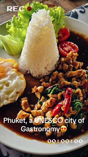 Phuket: A UNESCO City of Gastronomy. A well deserved title. 🍛🍱🍤🍲 My top picks for Phuket restaurants from my last trip: 1️⃣Spicy Duck (a low-key restaurant near Kamala beach with delicious crispy beef, spicy duck, and more🍗) 2️⃣Patong Sunset View Restaurant (a popular local spot with great food and great city views🏙) 3️⃣ The Bua Restaurant and Bar (a hidden gem near Kamala beach with outstanding food 🥘 and beautiful sea views🌊) Bonus: J&J Bar and restaurant (a hidden treasure 🤫 in Paton