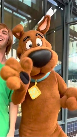 SCOOBY DOO MEET AND GREET 🎢! #shorts #viralshorts