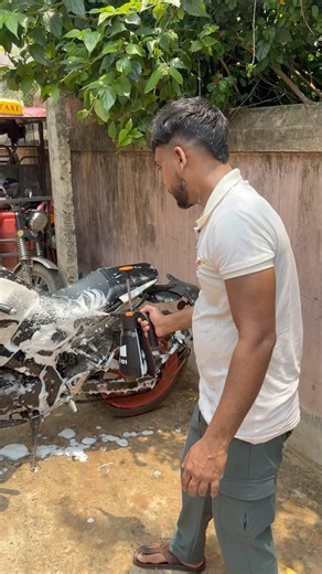 Car wash, foam canon #cleaningmachine #howtoclean #experiment #automobile #professionalcleaners