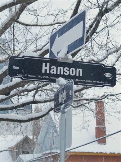 Février, c’est le Mois du patrimoine. 🏛️ C’est l’occasion parfaite de regarder #Gatineauautrement et de découvrir des endroits qui ont marqué notre histoire. 🎞️ Aujourd’hui : la rue Hanson.