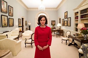 Natalie Portman stars in Jacqueline Kennedy biopic, Jackie, which comes to UK cinemas today. Mark wasn't sure about it the first time he saw it, but on a second viewing found a lot to admire - particularly Mica Levi's (aka Micachu) score. | Kermode & Mayo's Film Review