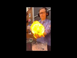 Comparison of soap bubbles filled with hydrogen gas versus a mixture of oxygen and hydrogen