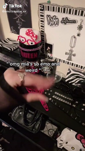 no but on a serious note thank u to everyone fr !! this video is like half a joke LOL but i am so happy to be our first emo homecoming queen😝#homecoming such a wild experience