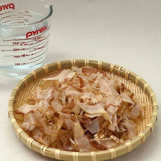 和風だしとは？種類ごとの特徴と料理に合わせて使い分けをご紹介！ | デリッシュキッチン