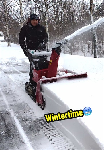 Efficient Snow Blower Techniques for Winter Blizzard Cleanup