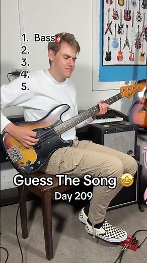Day 209 | Can you guess the song? 😁 Made this with my Loop Station (Boss RC-3) 🎶 #guessthesong