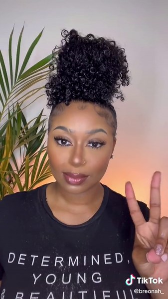 How to Put On a Honey Blonde Drawstring Ponytail Tutorial