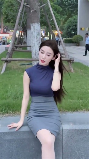 Daily photography of beautiful women. Do you like it#Casual dressing#The Waist essence is