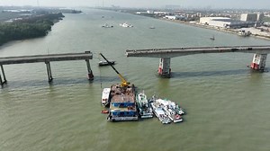 Crew mistake causes deadly ship-bridge collision in South China