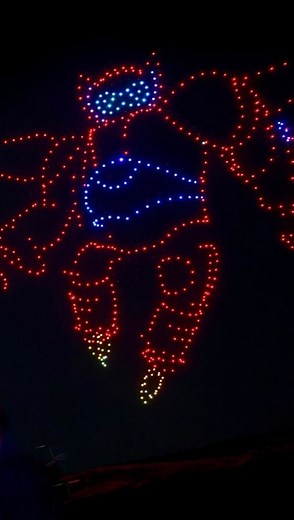 ‼️ Disney just shared a FIRST LOOK 👀 at a brand new drone show coming to Disney Springs! ‼️ The “Disney Dreams That Soar presented by AT&T” drone show ✨ begins May 24 and will run through September 2nd. The show will showcase Disney stories through state-of-the-art drones 🌟 which will be choreographed to create certain designs in the sky, 🌌 while paired with a musical score 🎶 and movie quotes. What Disney characters 🤔 are you hoping to catch a glimpse of? 💬 Want to stay ➰ in the loop ➰ on 