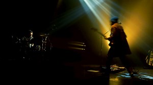 Pour rompre avec cette période sans concert, par solidarité je vous offre L'averse, le Live entier en HD sera en téléchargement gratuit à partir du 15 Mars. des bises e | Da silva officiel