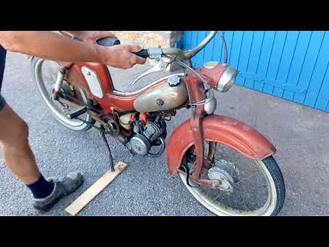Le réveil d'une Motobécane Chaudron AV89 à balancier de 1961