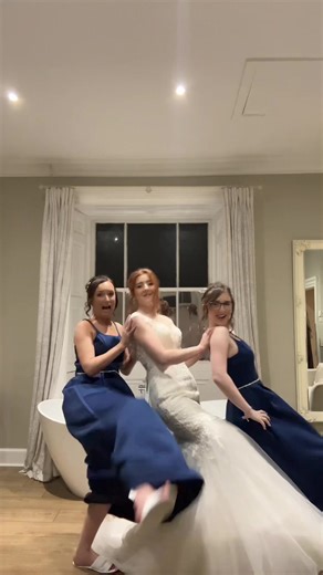 Bridesmaid Dress Disaster: Leanne Edwards' Hilarious Moment