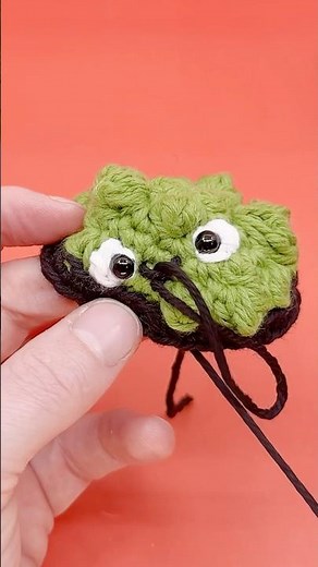 Tis the season to make a cauldron dice pouch 🧙‍♀️ Pattern on Club Crochet