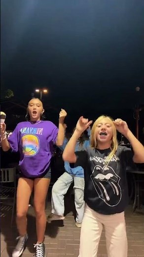 Everleigh with her bffs #labrantfamily #colelabrant #everleighrose #bff ❤️‍🩹