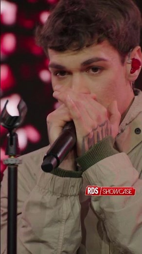 Blanco sings "Brividi" live at his RDS Showcase