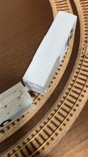 N scale delayed magnet uncoupling with rock island and kato track #modeltrains #train #modelrailroad