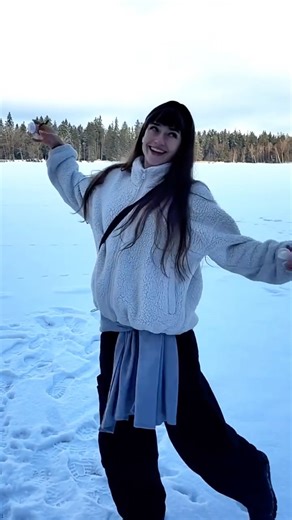 Johanka Valášková on Instagram: "Dramatic interpretation of me dealing with castanet logistics (shopping, customs and all). Sending them anyway 💙"