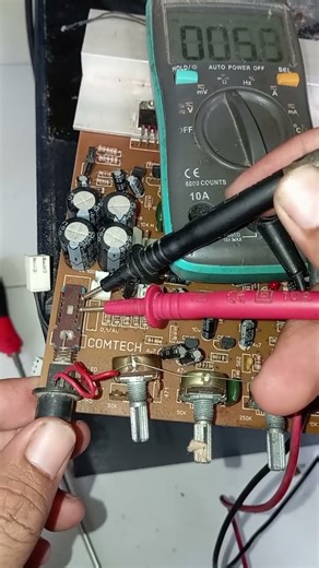 Testing ON/OFF switch on a PCB using a multimeter #electronics #pcbrepair #switchtest #shortvidio
