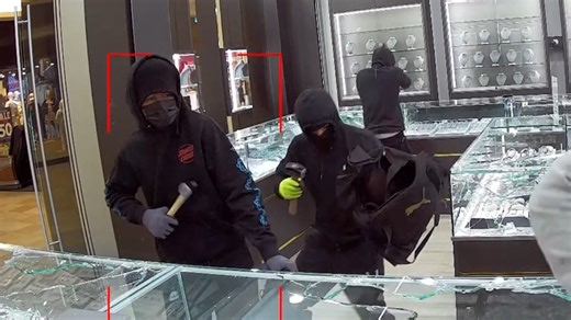 Youth pleads guilty to robbing a Barrie jewelry store