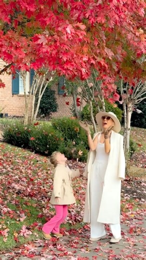 Gretchen Christine Rossi | A Tennessee Fall! 🍂🍁 Nothing better than being with my girl & having fun! We visited Tennessee last week for a few reasons: a trip to... | Instagram