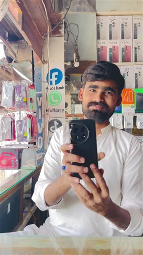 Exploring 200X Zooming Phone Technology