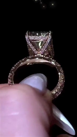 Elegant Square-Cut Diamond Ring for Luxury Jewelry Lovers