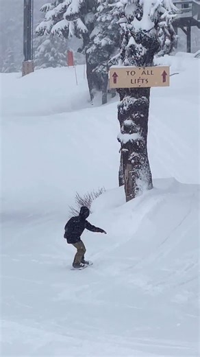 Winter is happening! Full blown snow globe up here❄️🏂🎿 | Timberline Lodge