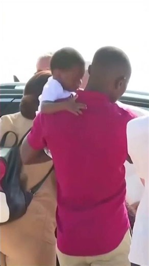 Un simple geste qui rappelle au monde notre humanité. 🤝🌍