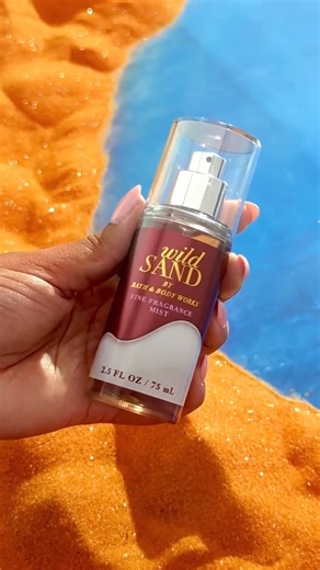 COMING SOON: Here’s a sneak peek of ✌️NEW fragrances – ☀️ NEW Wild Sands & 🌊 NEW Endless Sea!​ ​Drop a 🙋‍♀️ if you're excited to try these new fragrances . À VENIR BIENTÔT : Voici un petit aperçu de nos ✌ NOUVELLES fragrances – ☀️Wild Sand et 🌊 Endless Sea!​ ​Laissez cet émoji 🙋‍♀ si vous avez hâte d’essayer ces nouveautés! | Bath & Body Works Canada