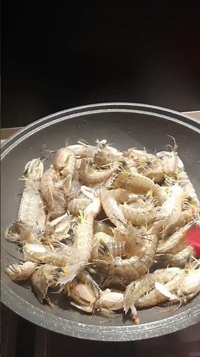 Cooking alive PIPI shrimp