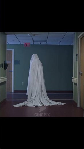 A Ghost Story (2017) — O fantasma que observa o tempo passar ⏳👻