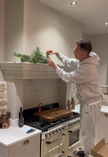 Lavish 2.0 Update🩵 we have been busy getting everything dressed 🫶 This little project was the cooker mantle - we wanted to add some florals to create a softer vibe and to break up the hard surfaces. Florals are such a great way of doing this 🙏🏻 What do you guys think ❓ #lavishlodge #lavishlodgeinteriors #homedecor #interiordesign #homerenovation