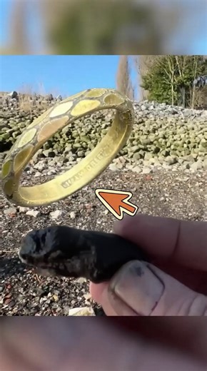 Unusual and mysterious finds: An engraved ring