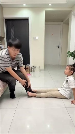 WARM UP EXERCISE⁉️ THE COACH IS NOT PRO 😱😍 #funny #cute#comedy